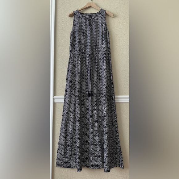 Talbots Maxi Dress Avalon Tiles Jersey Flowy Black White Size Medium - Picture 5 of 11